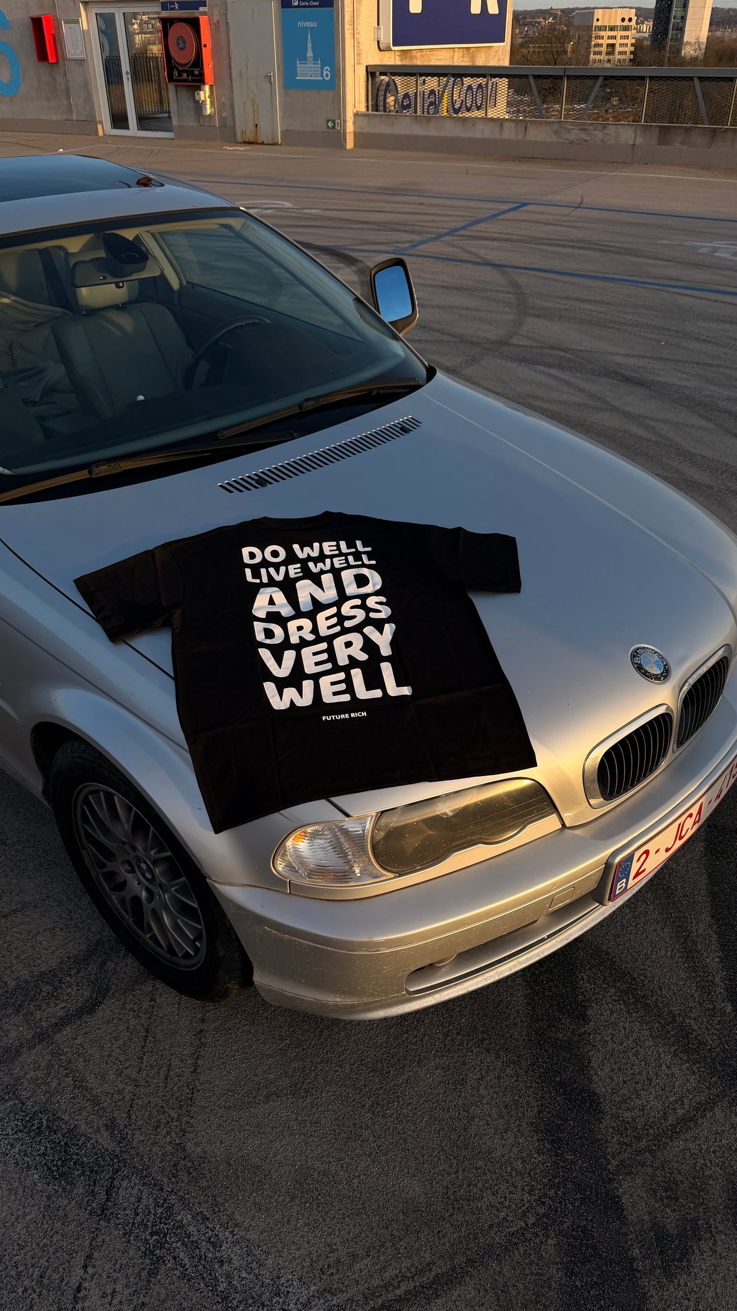 T-shirt backprinted Future Rich