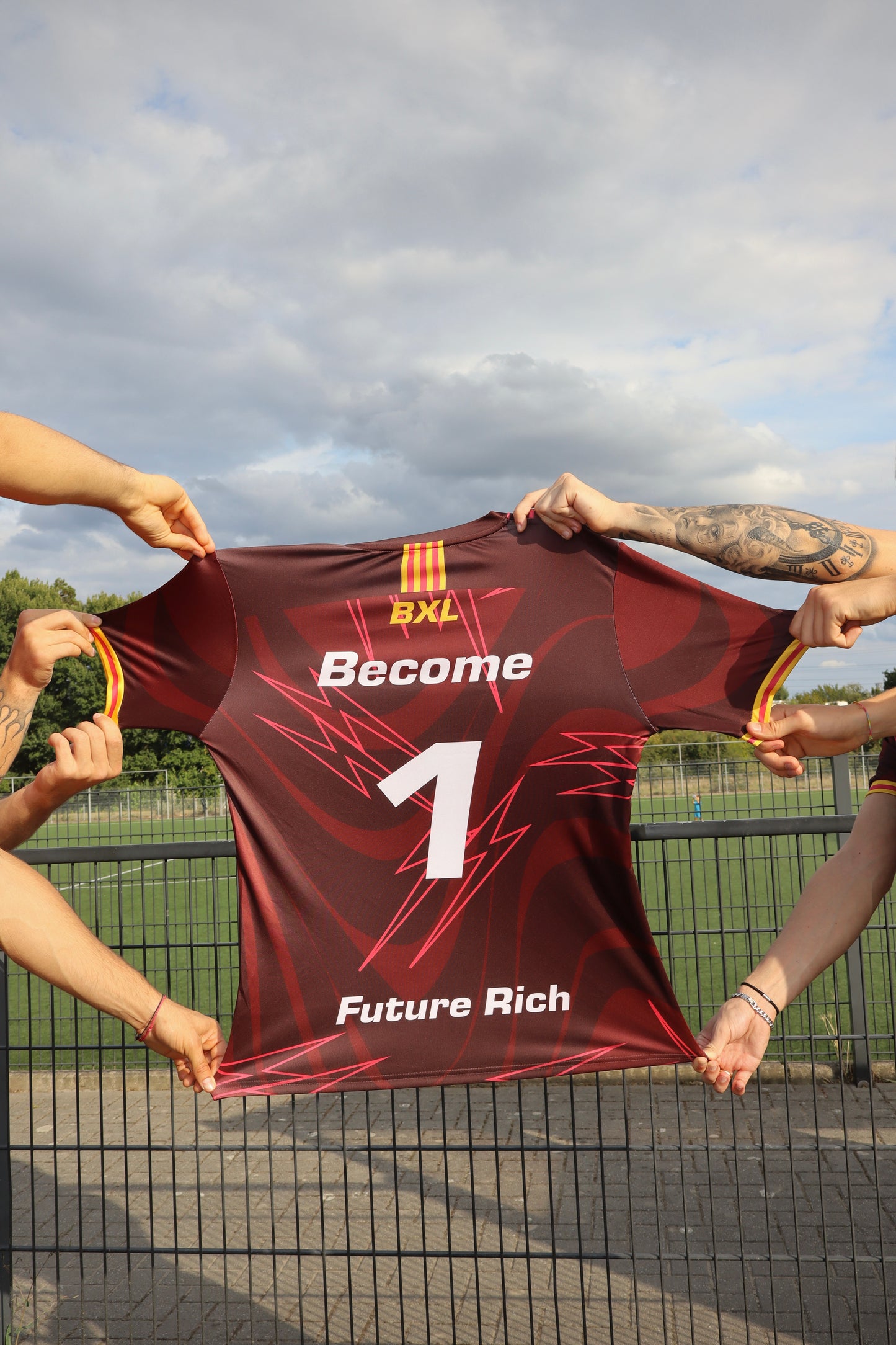 Jersey "Become 1 Future Rich"